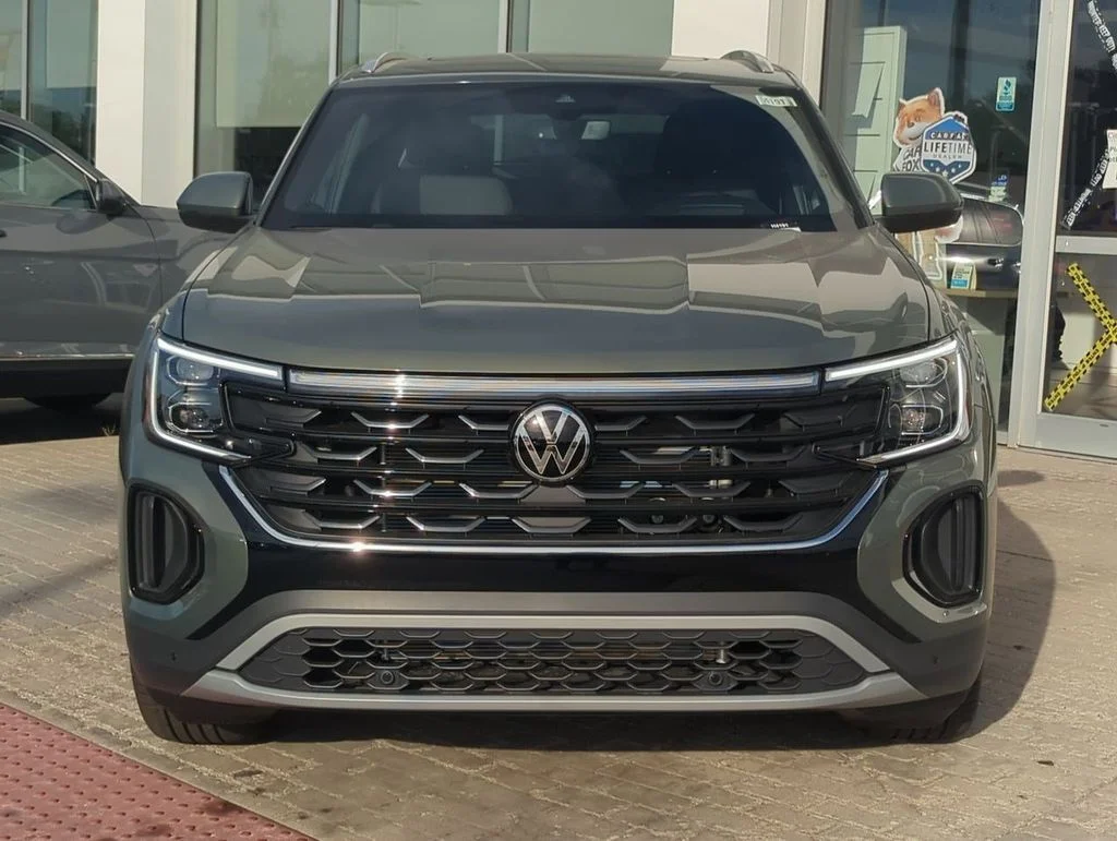 New 2026 Green Volkswagen 2.0T SEL image 3