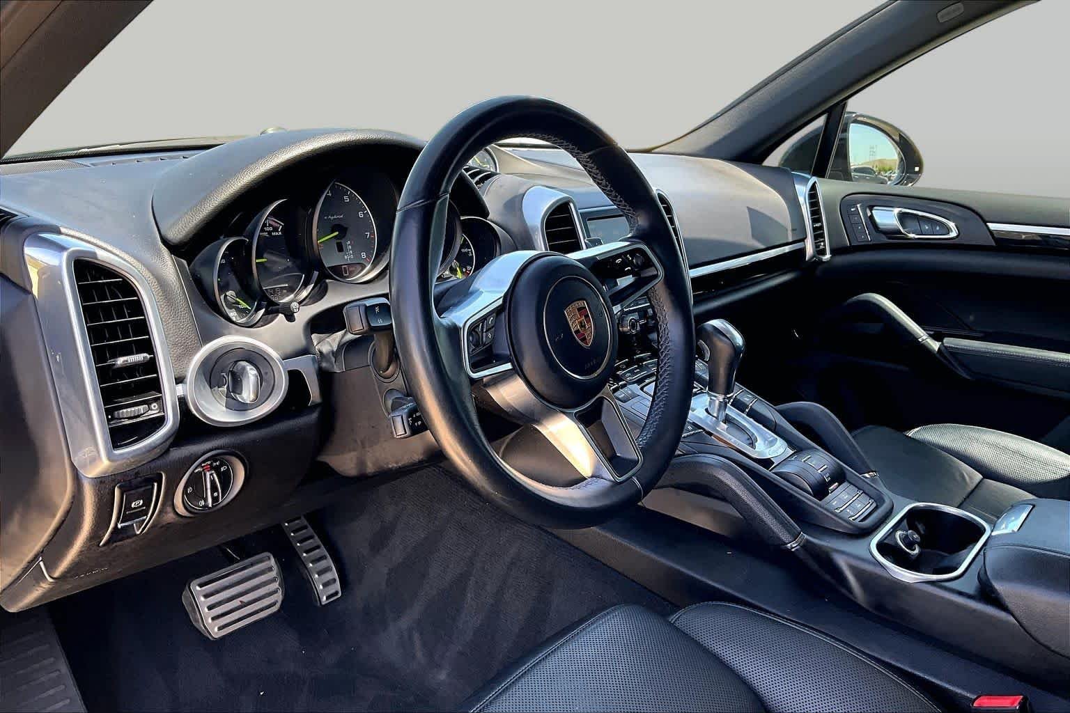 Used 2016 Black Porsche S E-Hybrid image 16