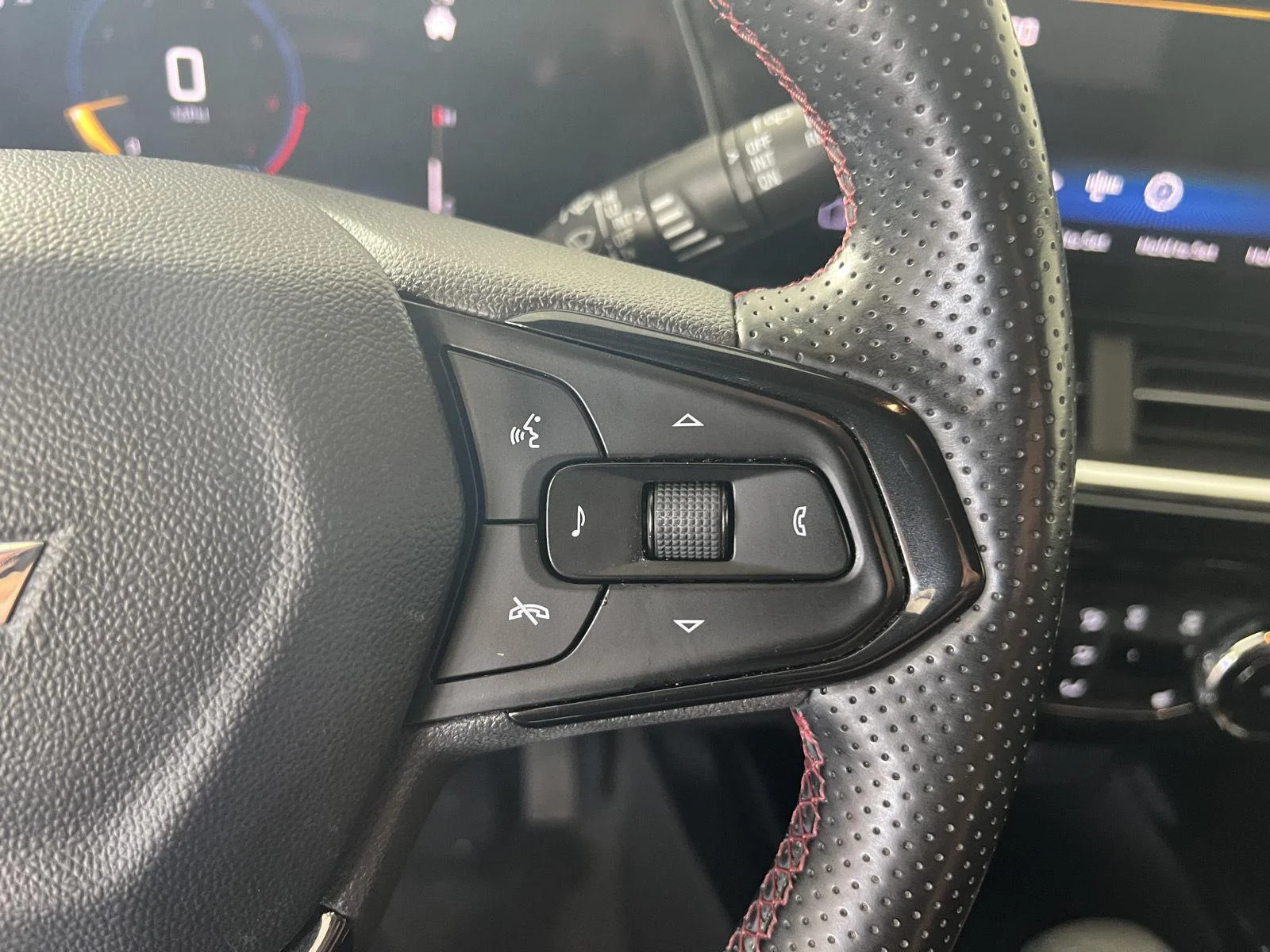 Used 2024 Fountain Blue Chevrolet 2RS image 10