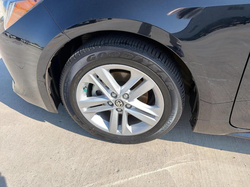 Used 2019 Midnight Black Metallic Toyota SE image 9