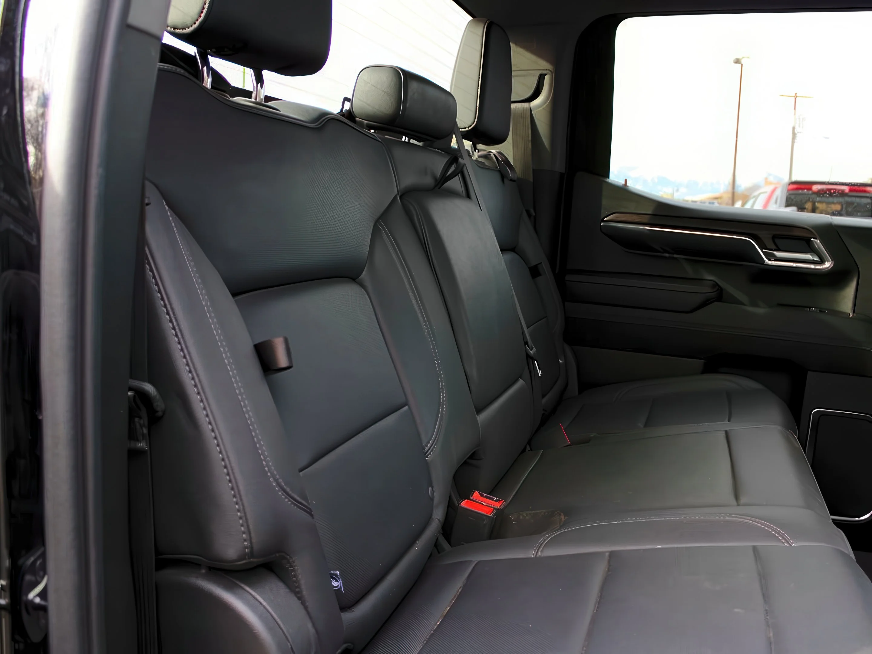 2024 GMC Sierra 1500 SLT - Photo 27