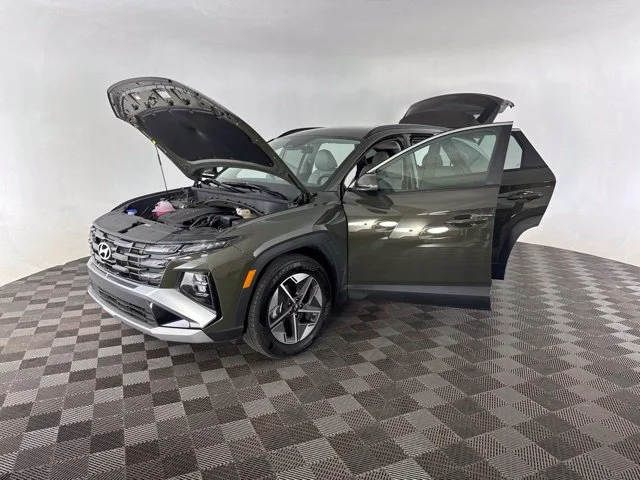 Used 2025 Green Hyundai SEL Convenience image 13