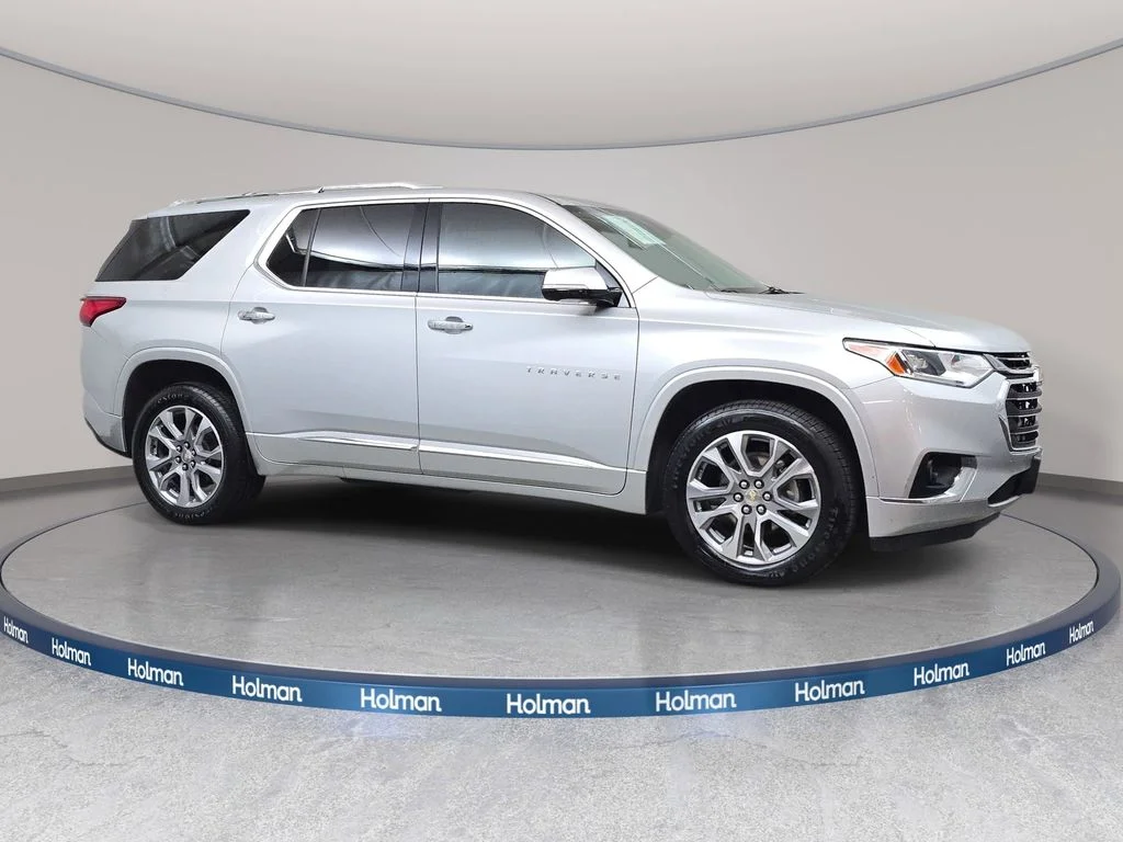 Used 2020 Silver Chevrolet Premier image 4