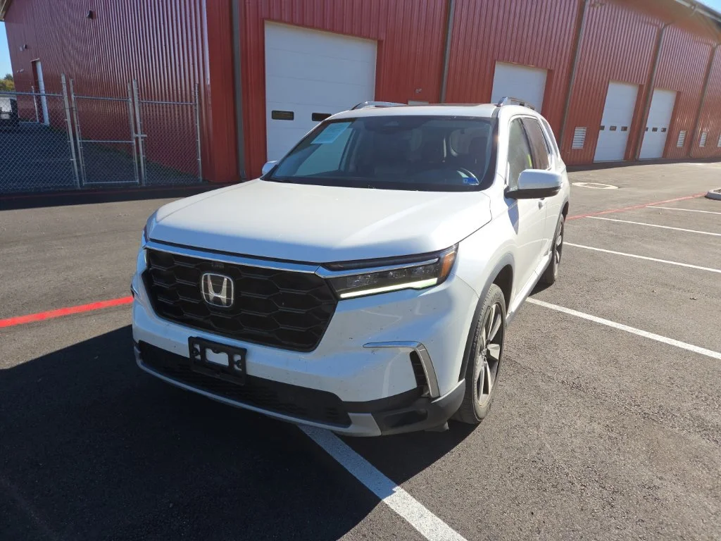 Used 2023 White Honda Elite image 3