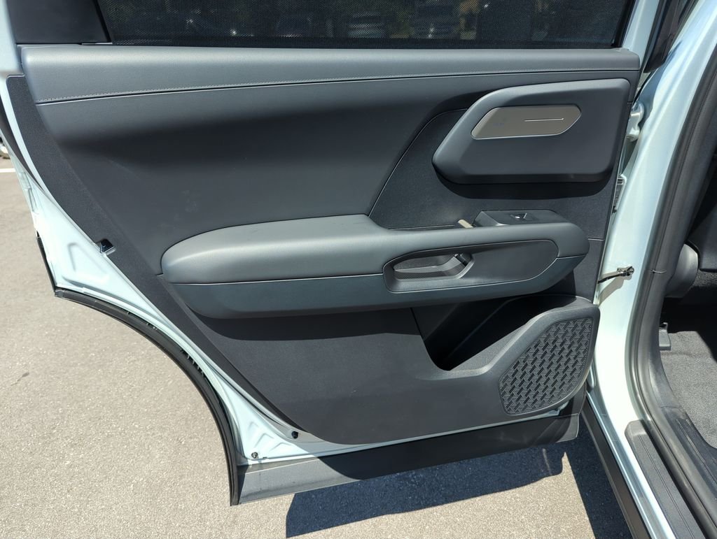 New 2027 Ivory Silver Kia EX image 29