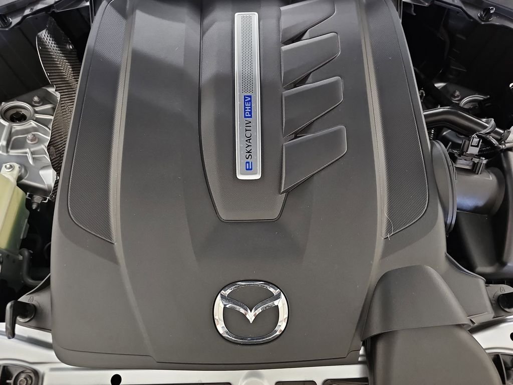Used 2025 Silver Mazda Premium Plus image 33