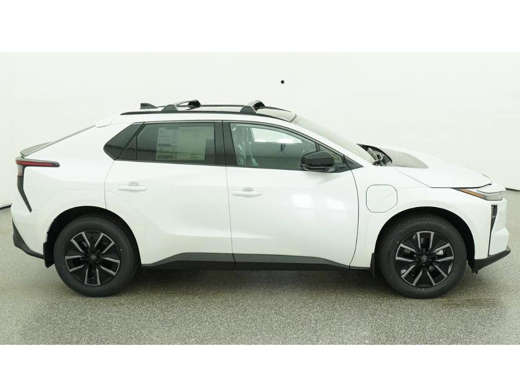 New 2026 Wind Chill Pearl Toyota XLE image 11