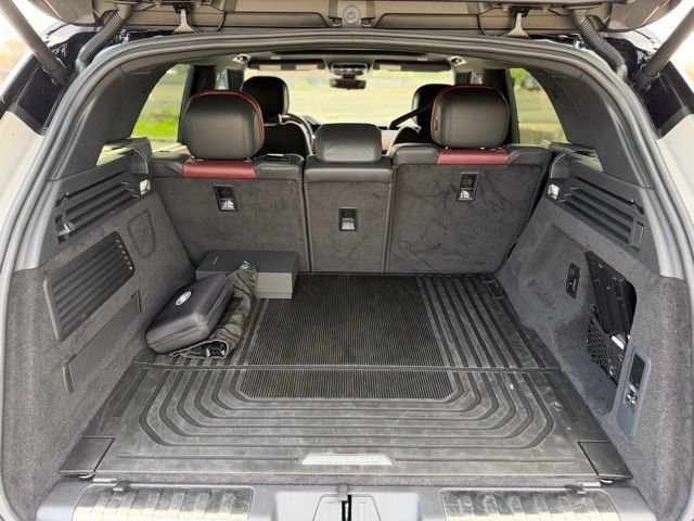 Used 2025 Gray Land Rover Dynamic SE image 10