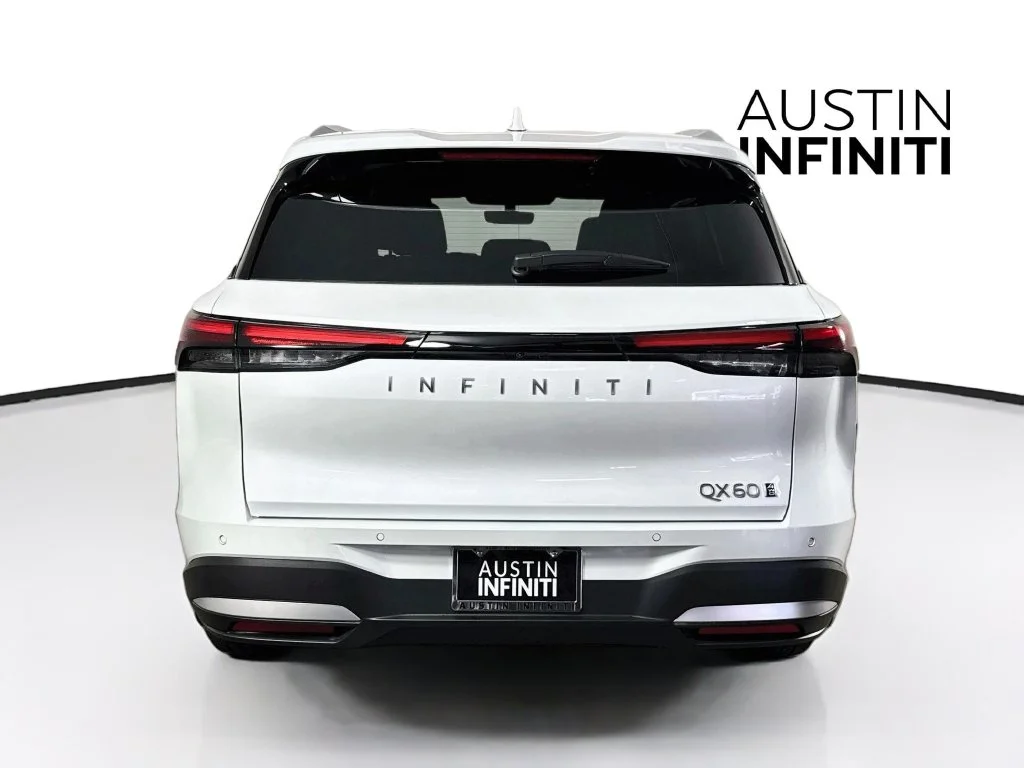 Certified Used 2027 White INFINITI LUXE image 9