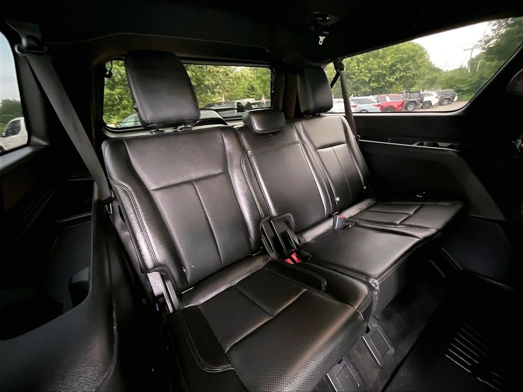 Used 2018 Silver Ford XLT image 17