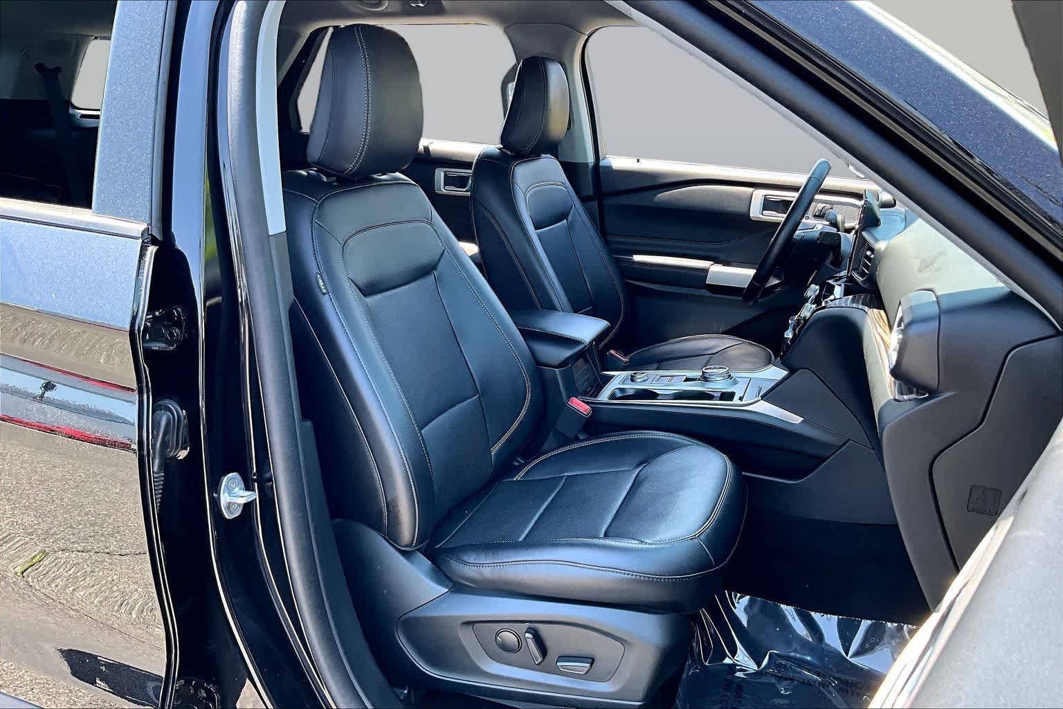 Used 2023 Agate Black Metallic Ford Limited image 9