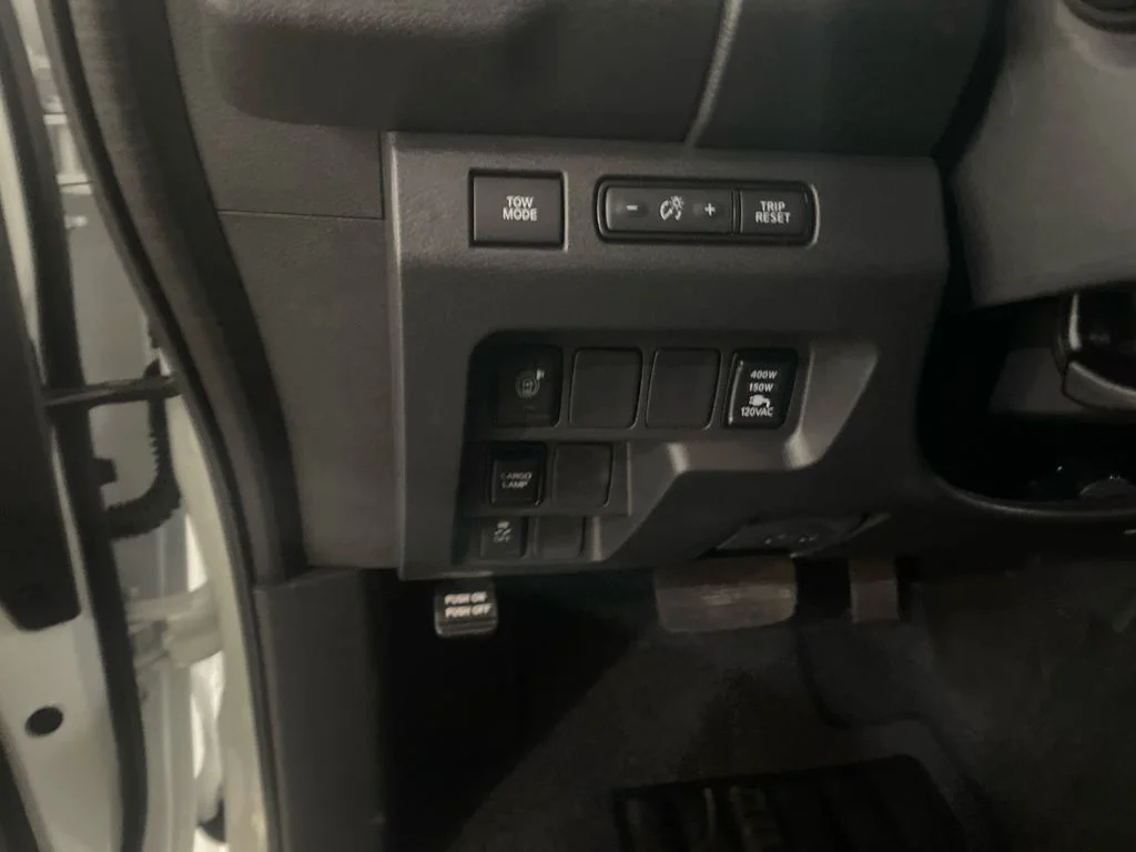New 2026 Glacier White Nissan Crew Cab SV image 11