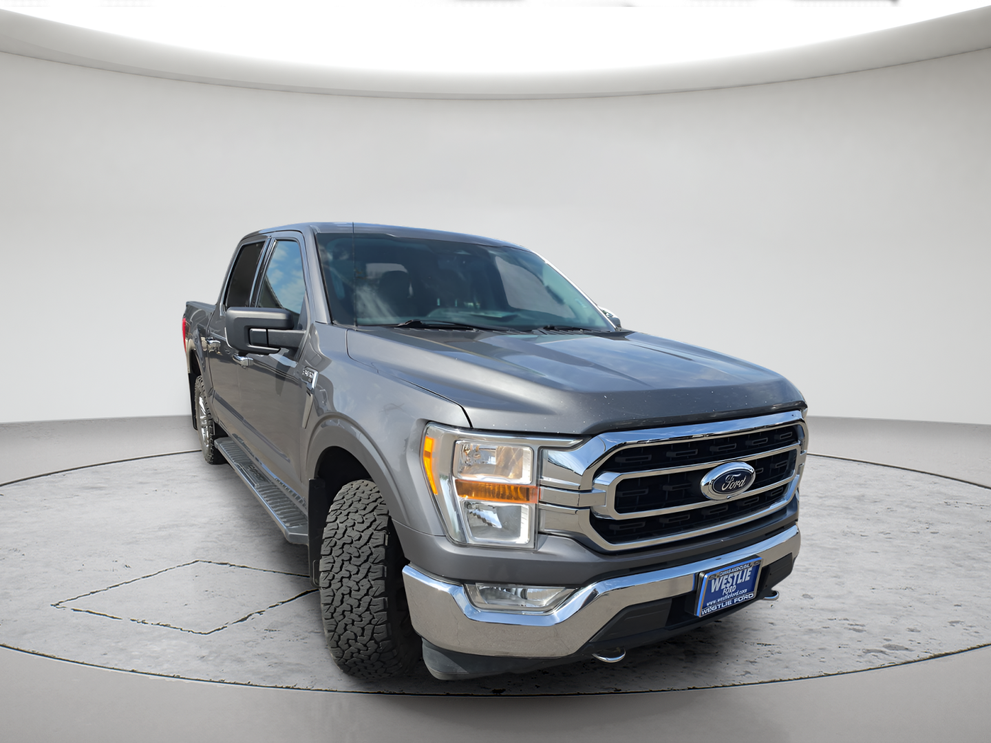 Used 2021 Gray Ford XLT image 2