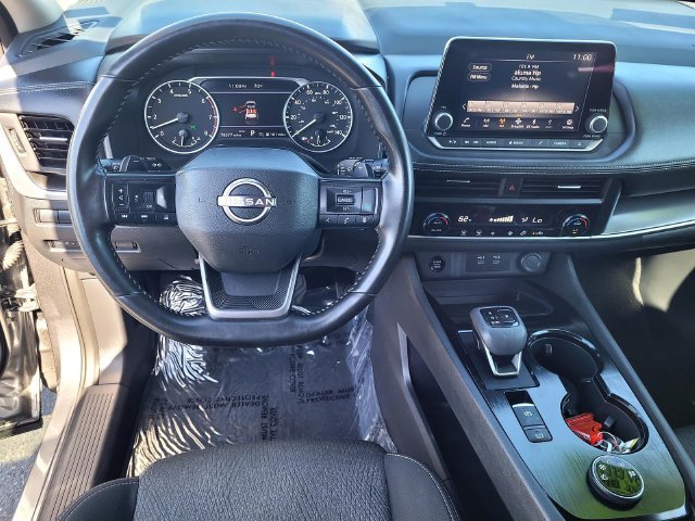 Used 2025 Gray Nissan SV image 9
