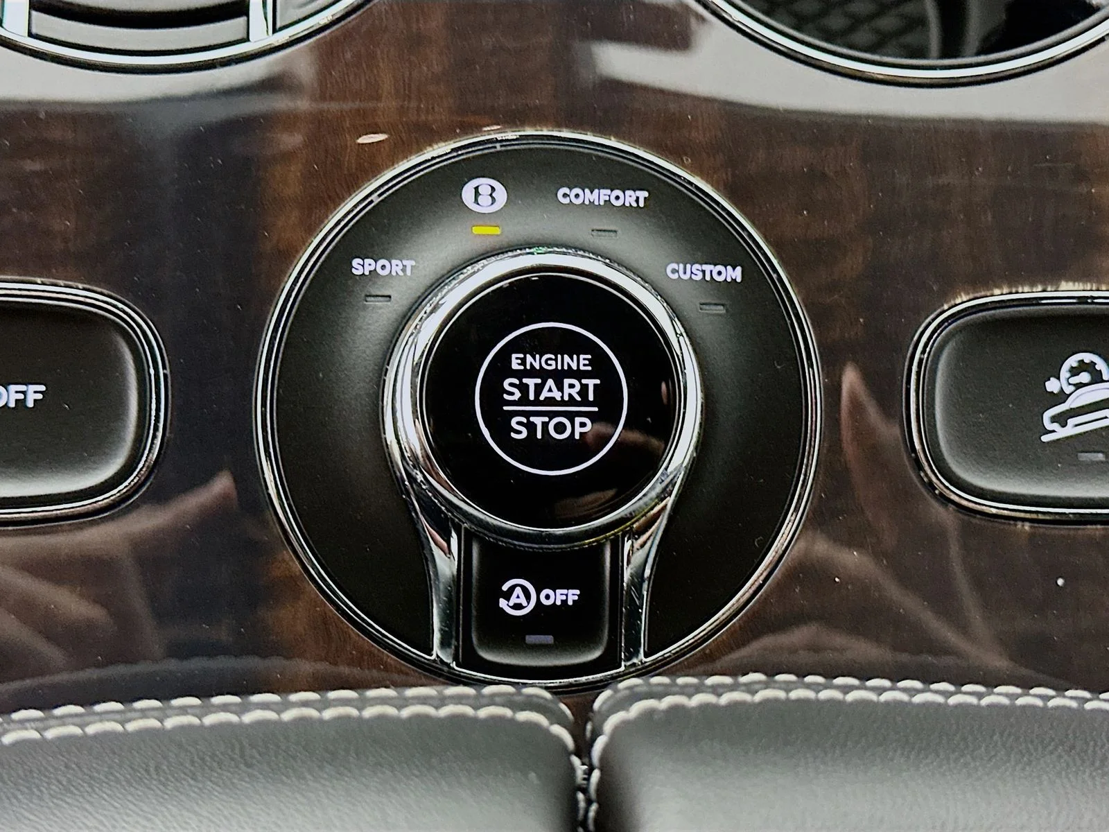 Used 2022 Black Bentley  image 22