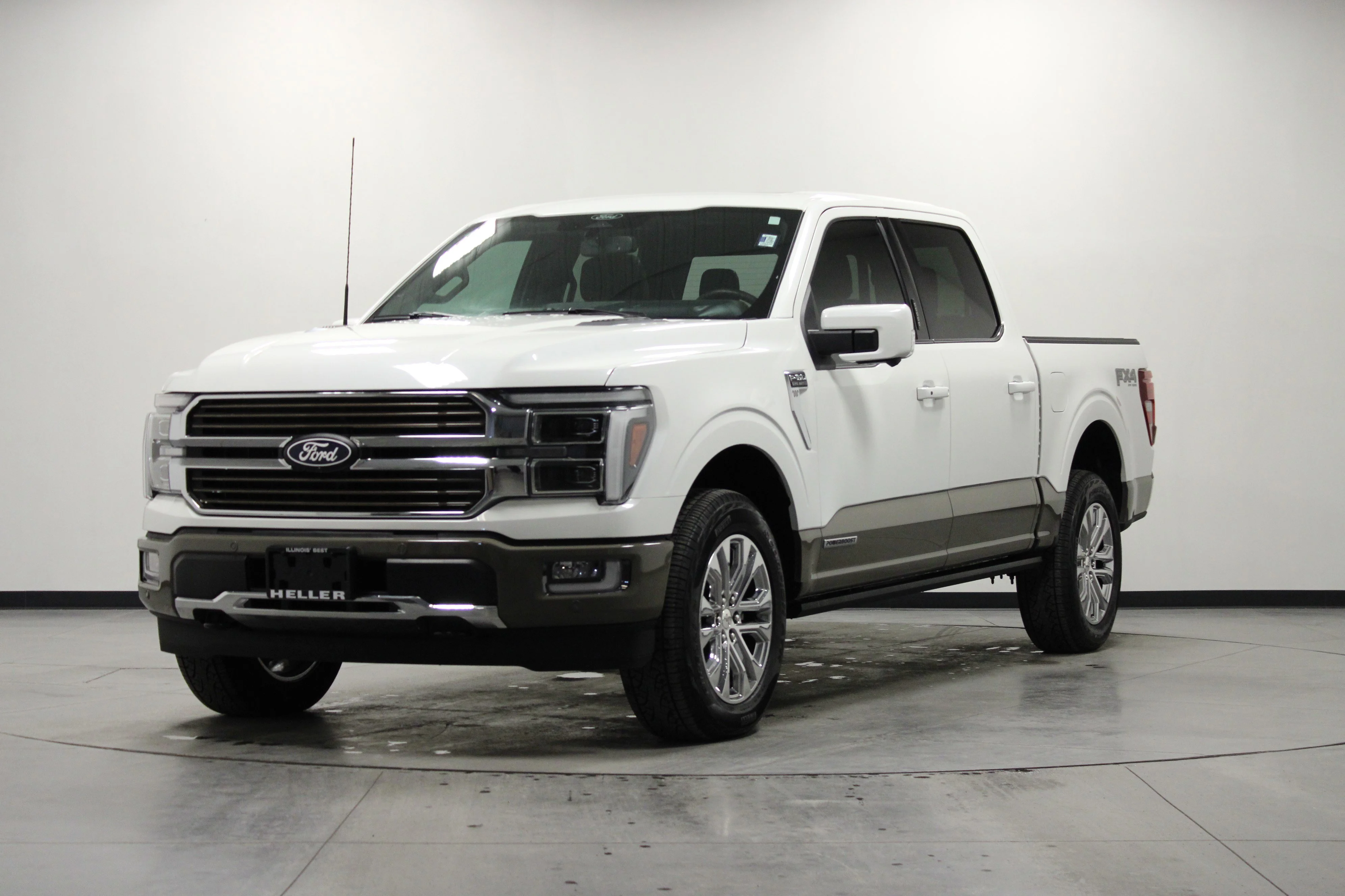 Used 2025 Star White Metallic Tri-Coat Ford King Ranch image 8