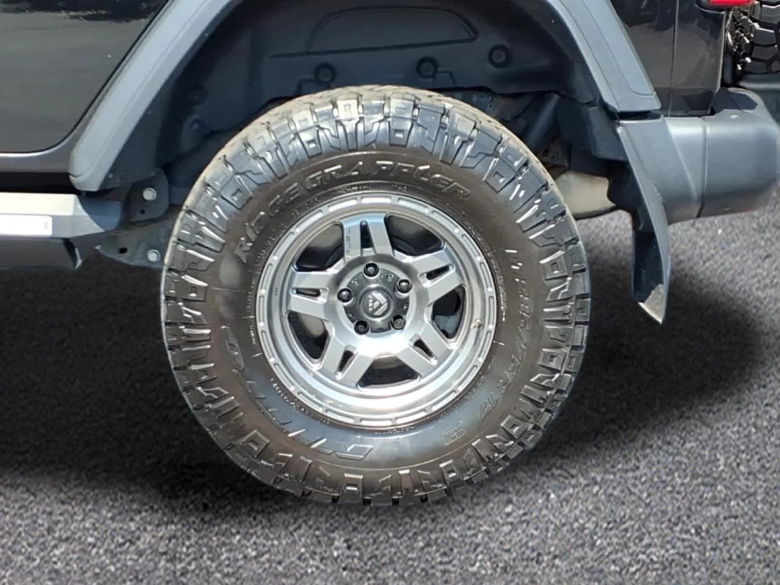 Used 2019 Black Clearcoat Jeep Rubicon image 3