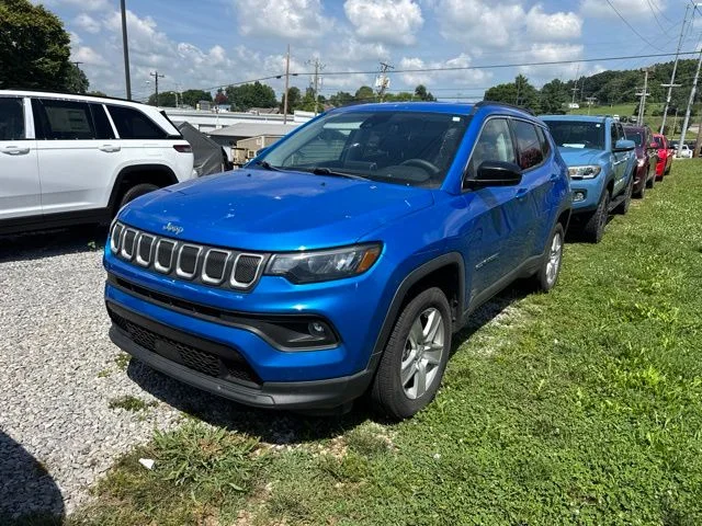 Used 2022 Blue Jeep Latitude image 2