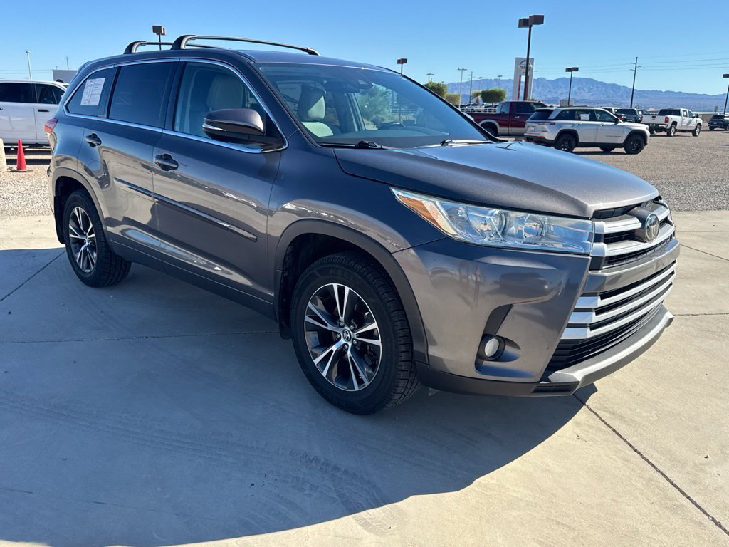 2018 Toyota Highlander LE Plus - Photo 6