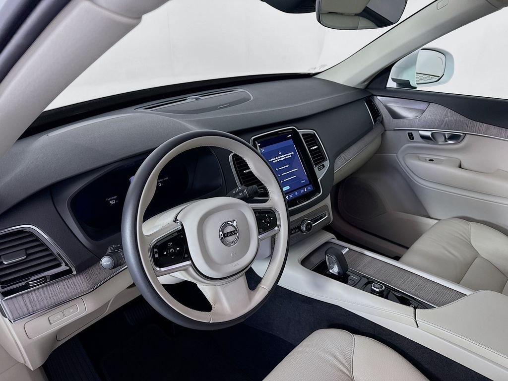 Used 2024 White Volvo T8 Plus Bright Theme 7 Passenger image 4