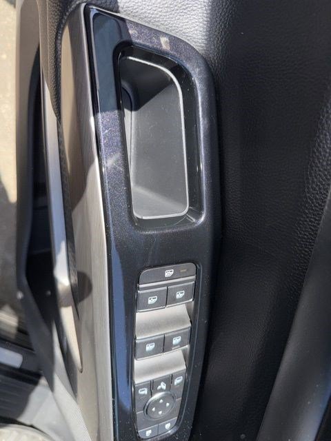 Used 2023 Super Black Nissan Platinum image 25