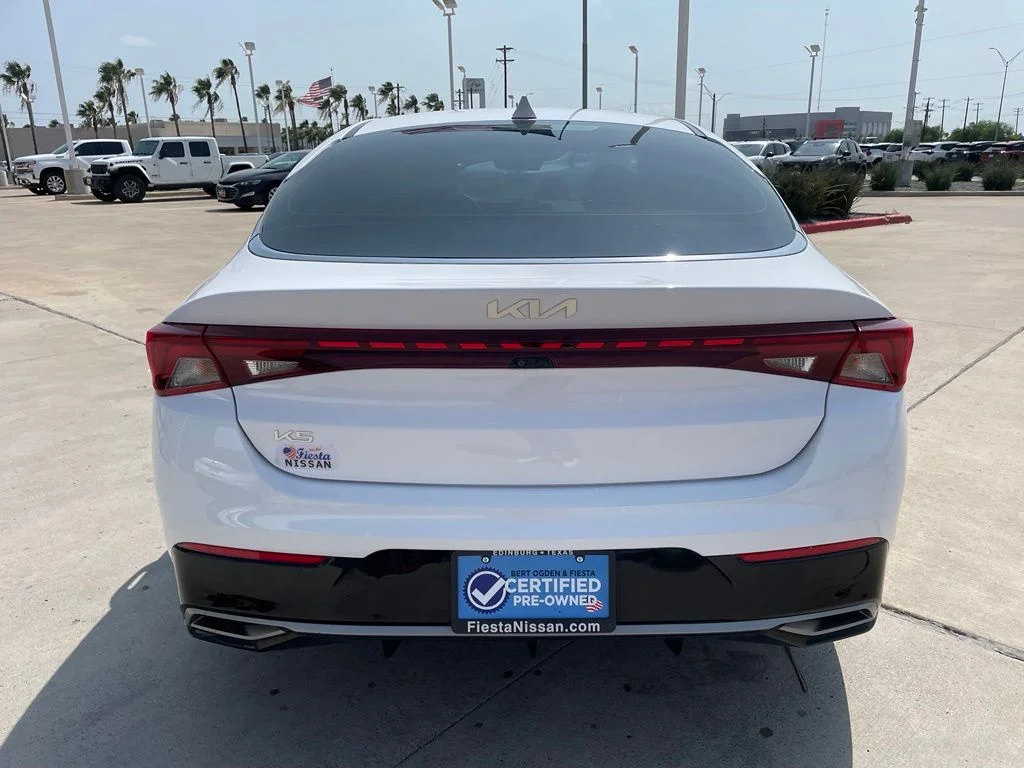 Used 2023 White Kia LXS image 5
