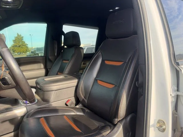 Used 2021 White GMC AT4 image 17
