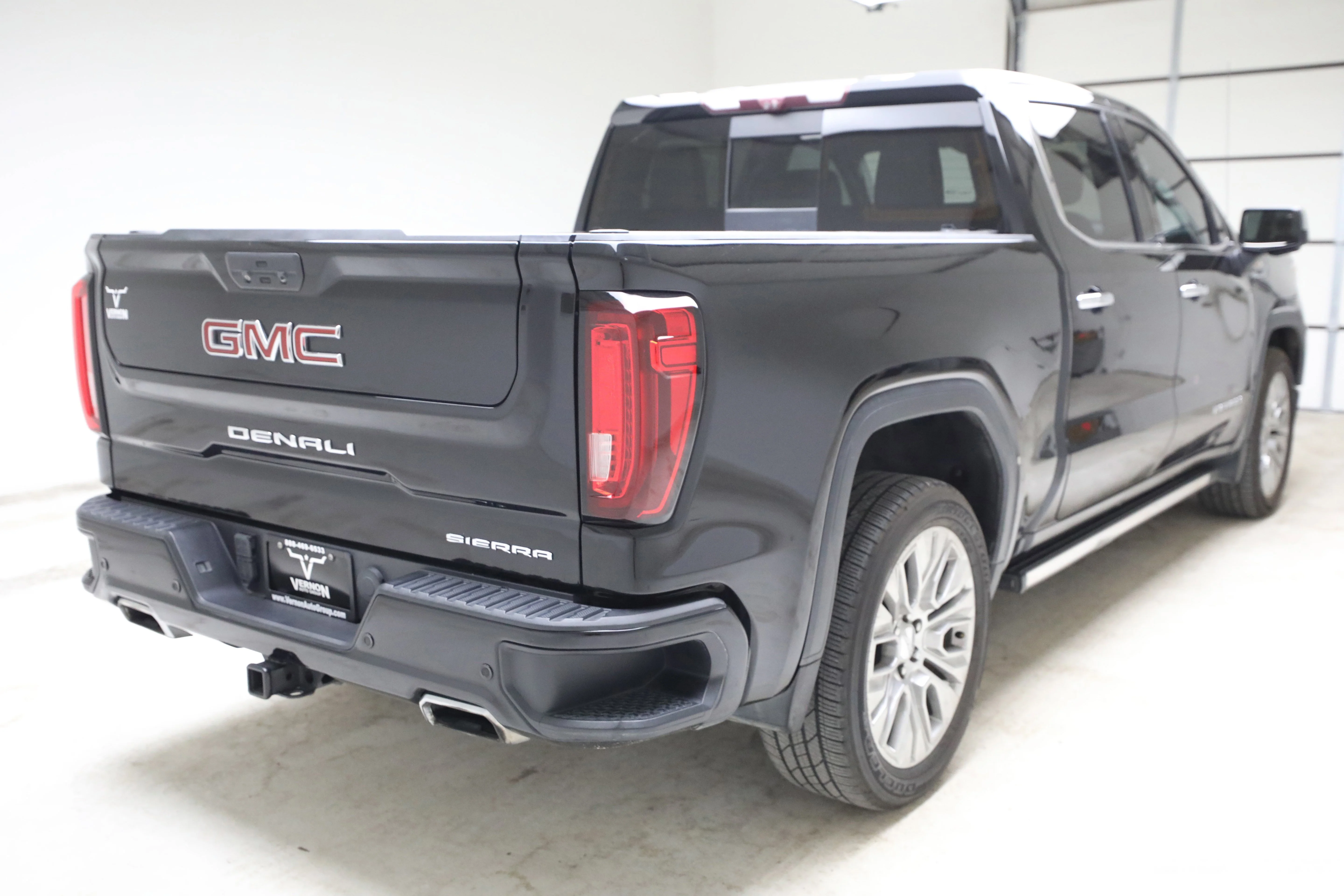 Pre-Owned 2023 GMC Sierra 1500 SLT Texas Edition Crew Cab 4x4 X31