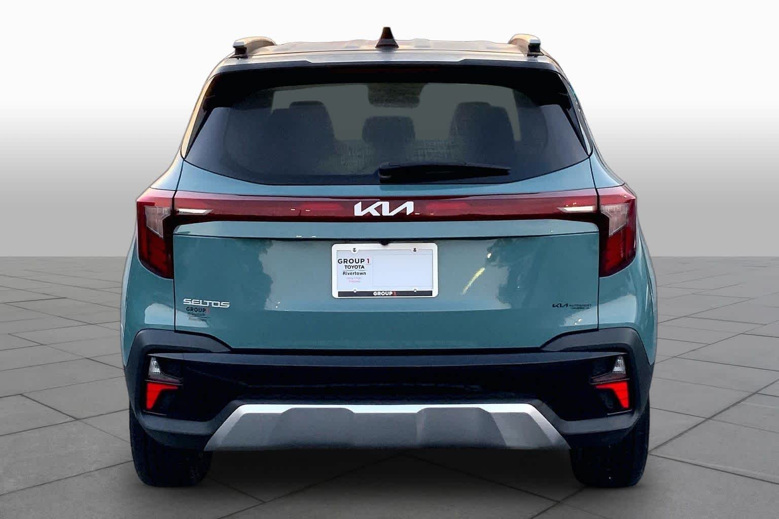 Used 2025 Pluton Blue/Black Roof Kia S image 5
