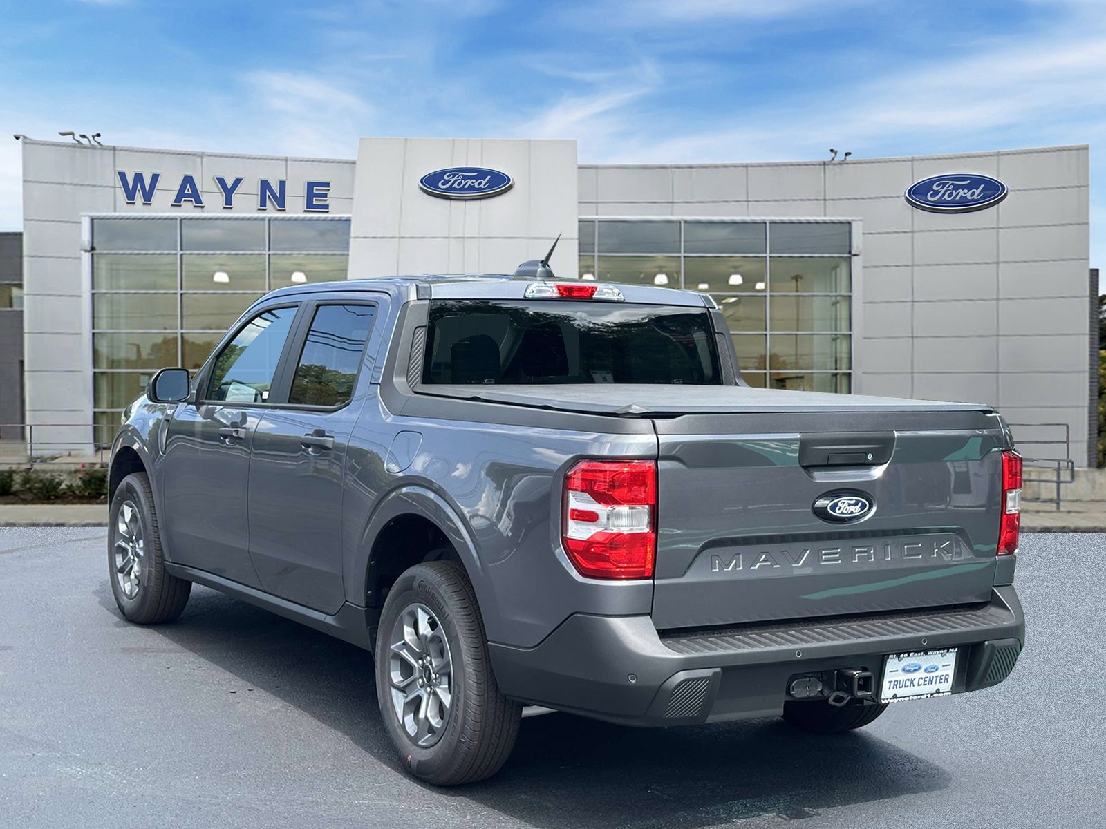 New 2026 Carbonized Gray Metallic Ford XLT image 3