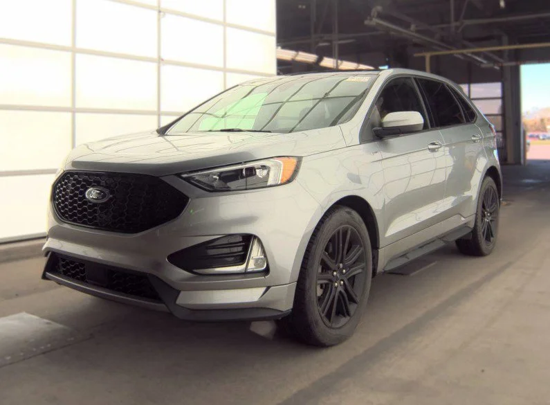 Used 2023 Silver Metallic Ford ST Line image 3