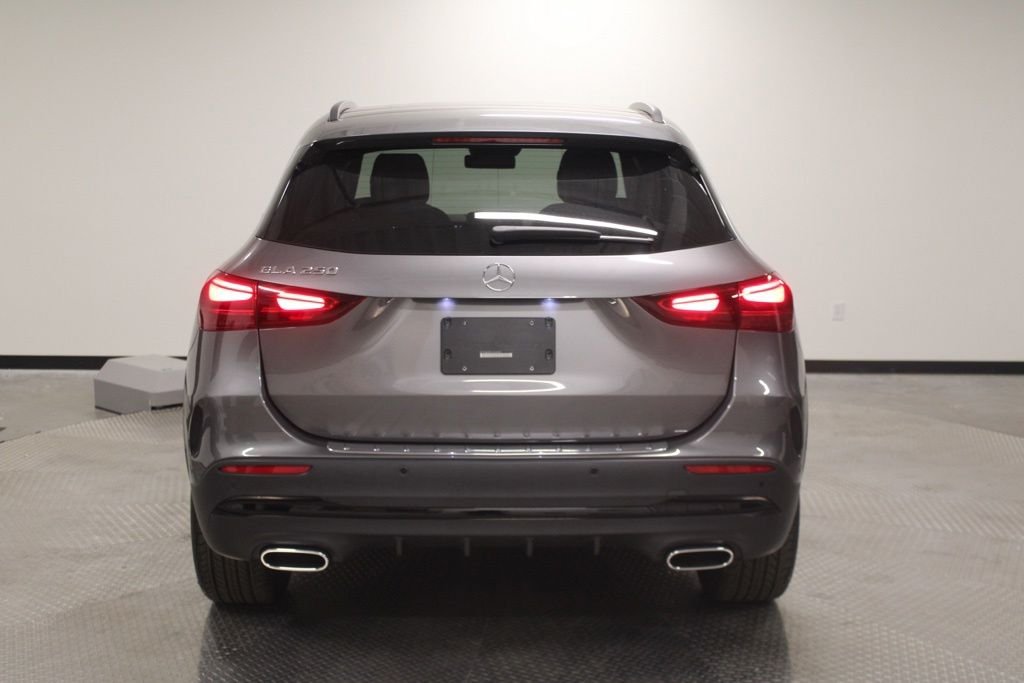 Certified Used 2025 Gray Mercedes-Benz GLA 250 image 7