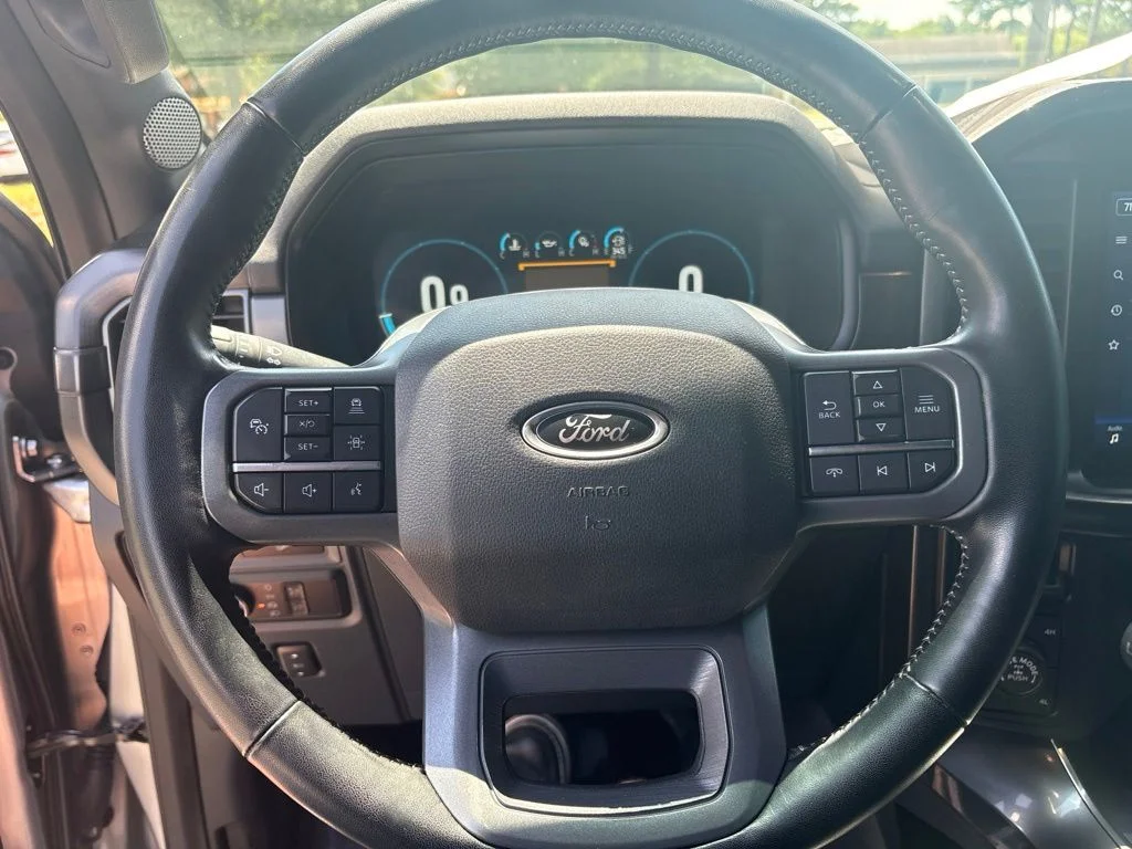 Used 2023 Silver Ford Lariat image 23