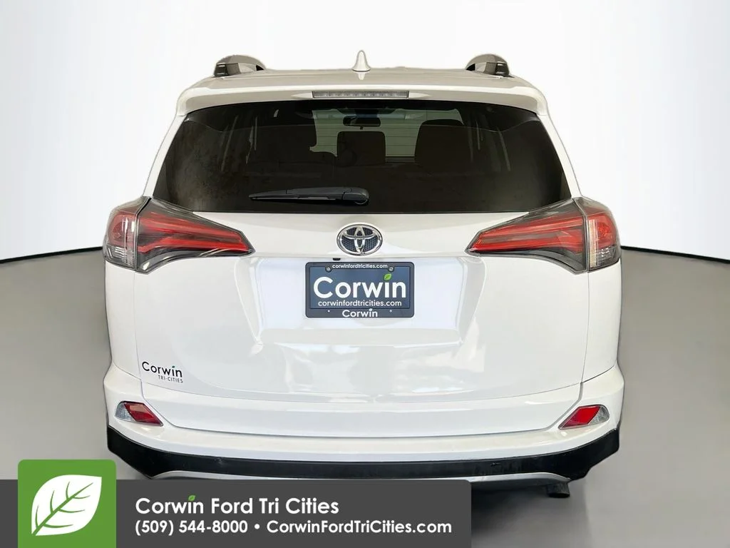 Used 2017 Super White Toyota XLE image 13