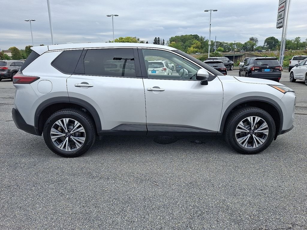 Used 2022 Silver Nissan SV image 8
