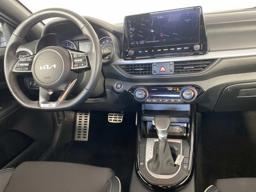 Used 2024 White Kia GT-Line image 13