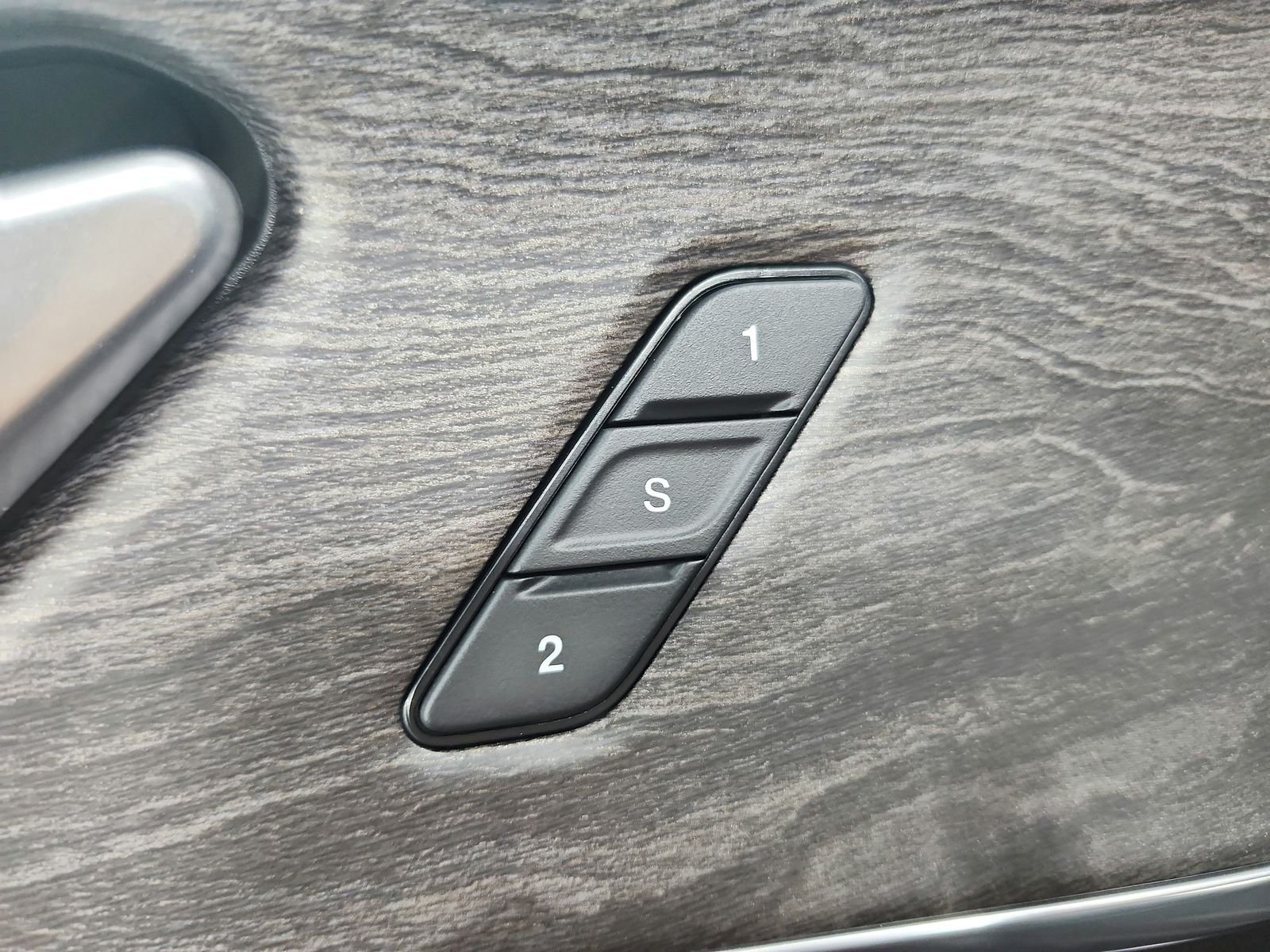 2023 Jeep Grand Cherokee Overland - Photo 21
