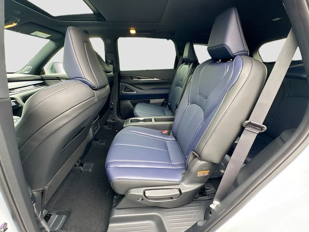 Certified Used 2026 White INFINITI SPORT image 27
