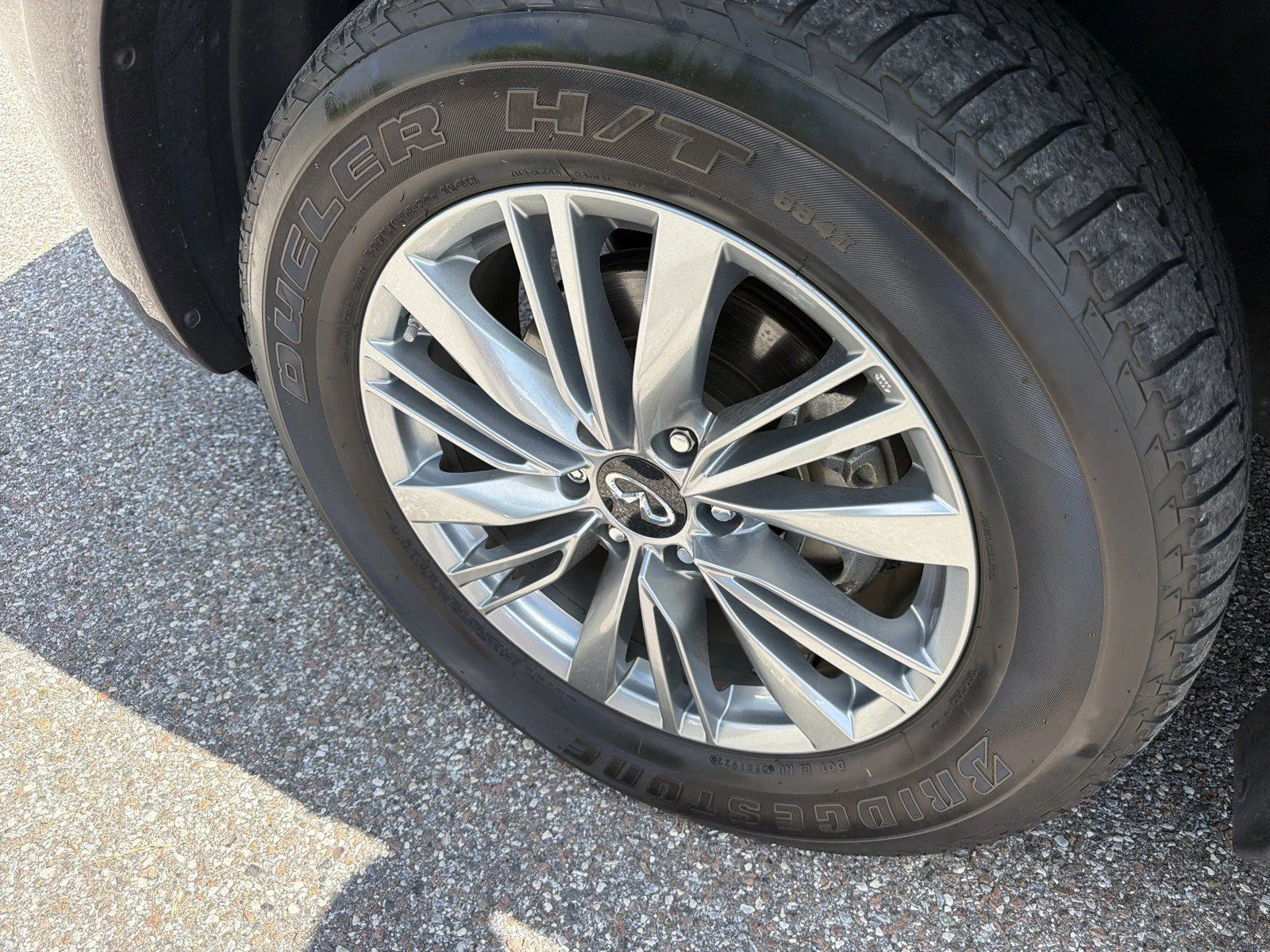 Used 2022 Gray INFINITI LUXE image 10