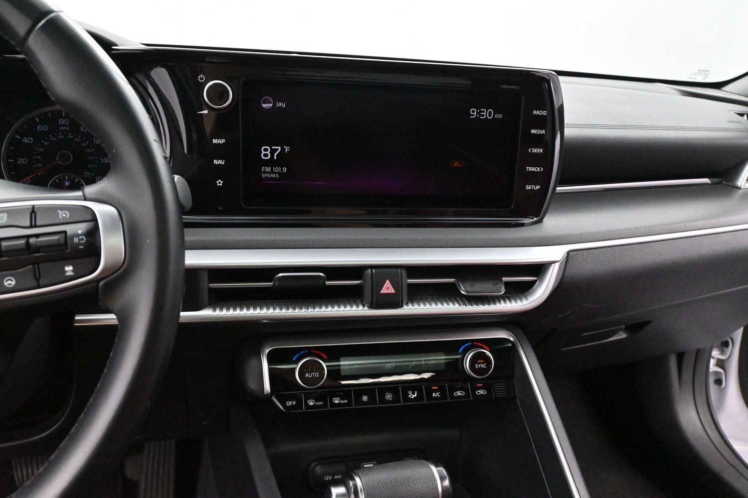 Used 2022 Glacial White Pearl Kia GT-Line image 17