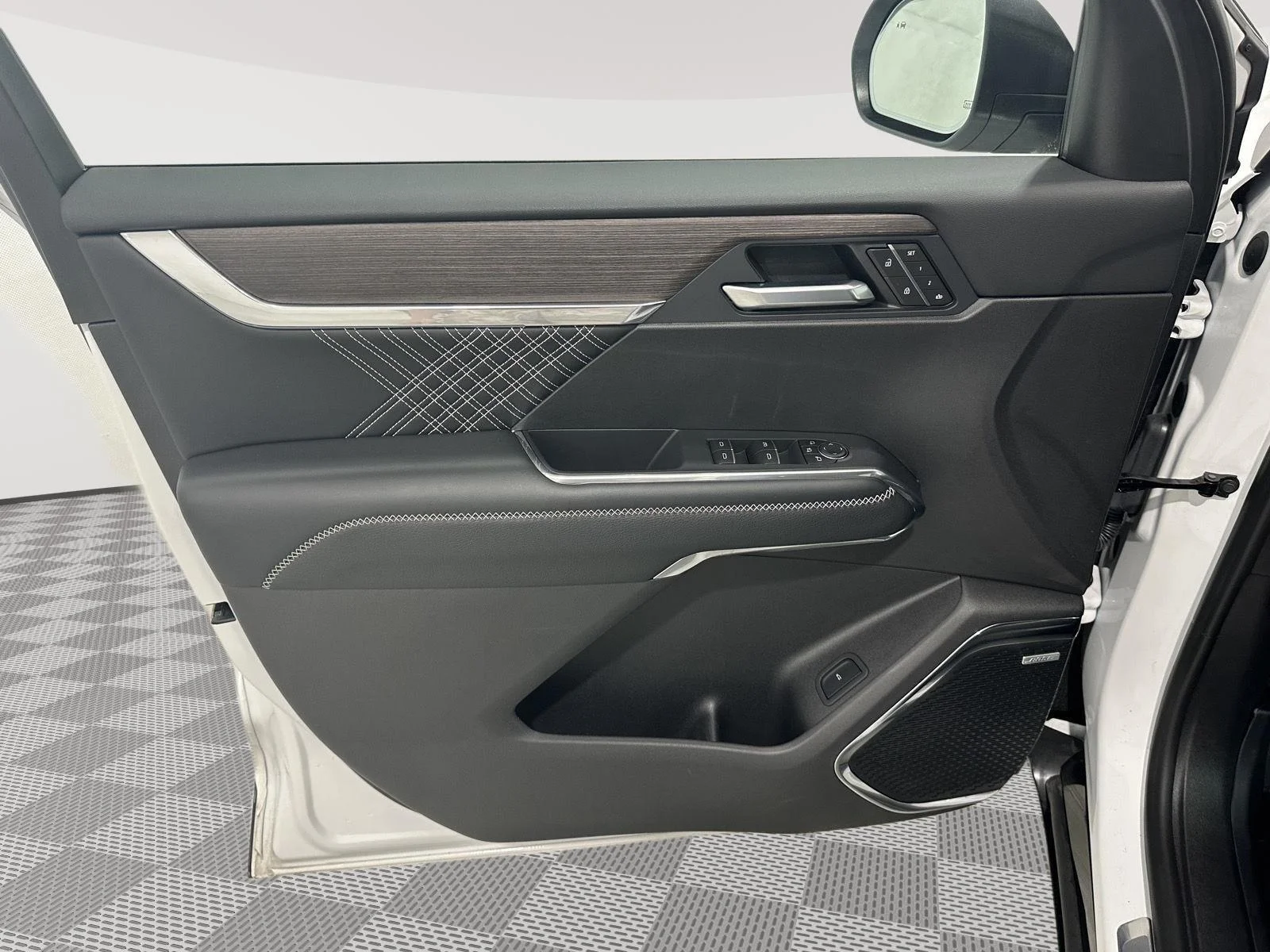 Used 2026 Summit White GMC Denali image 19