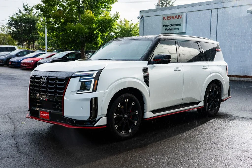 New 2026 Everest White TriCoat / Super Black Two-tone Nissan NISMO® image 3