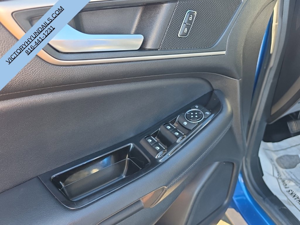 Used 2018 Blue Ford SEL image 14