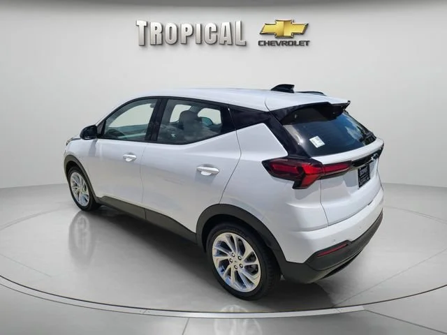 New 2027 Summit White Chevrolet LT image 3