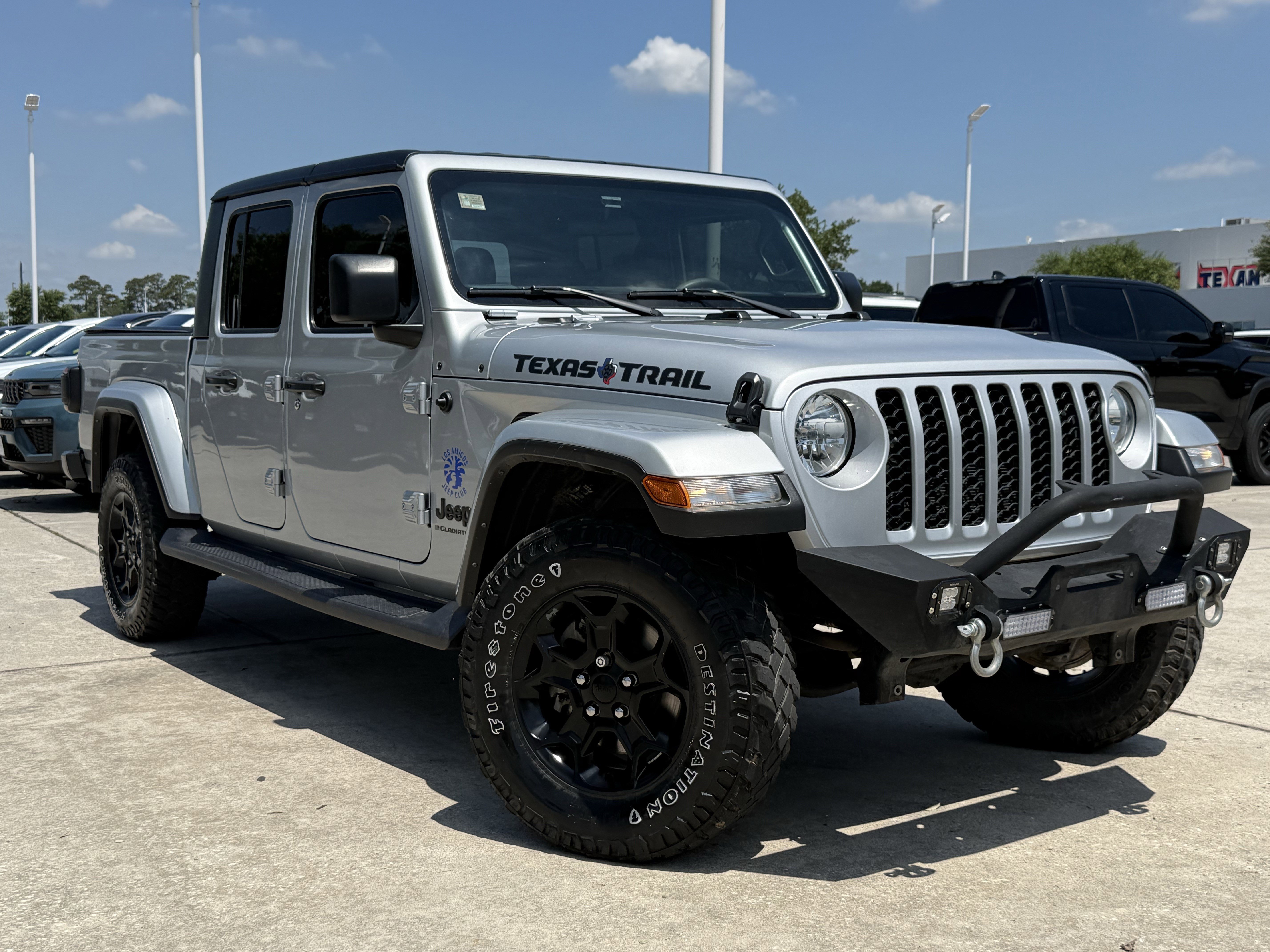 Used 2023 Silver Zynith Clearcoat Jeep Texas Trail image 2