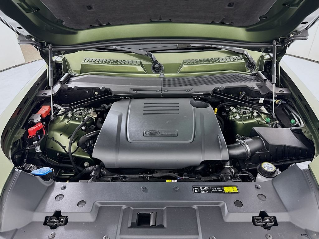 New 2026 Woolstone Green Land Rover S image 31
