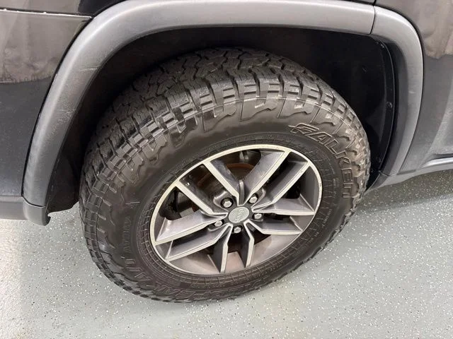 Used 2018 Black Jeep Limited image 9