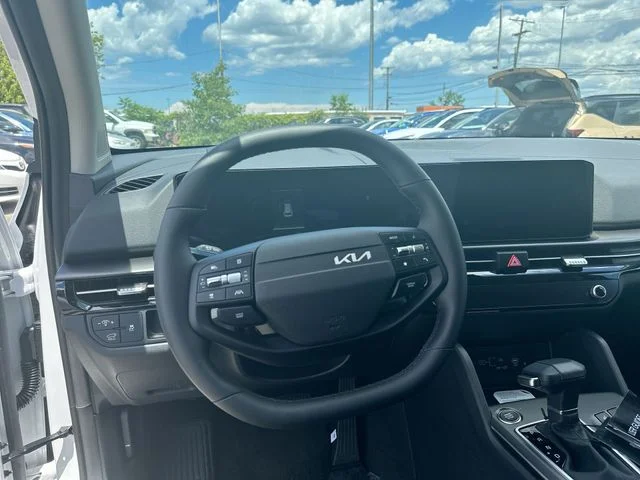 New 2026 Glacial White Pearl Kia EX image 13