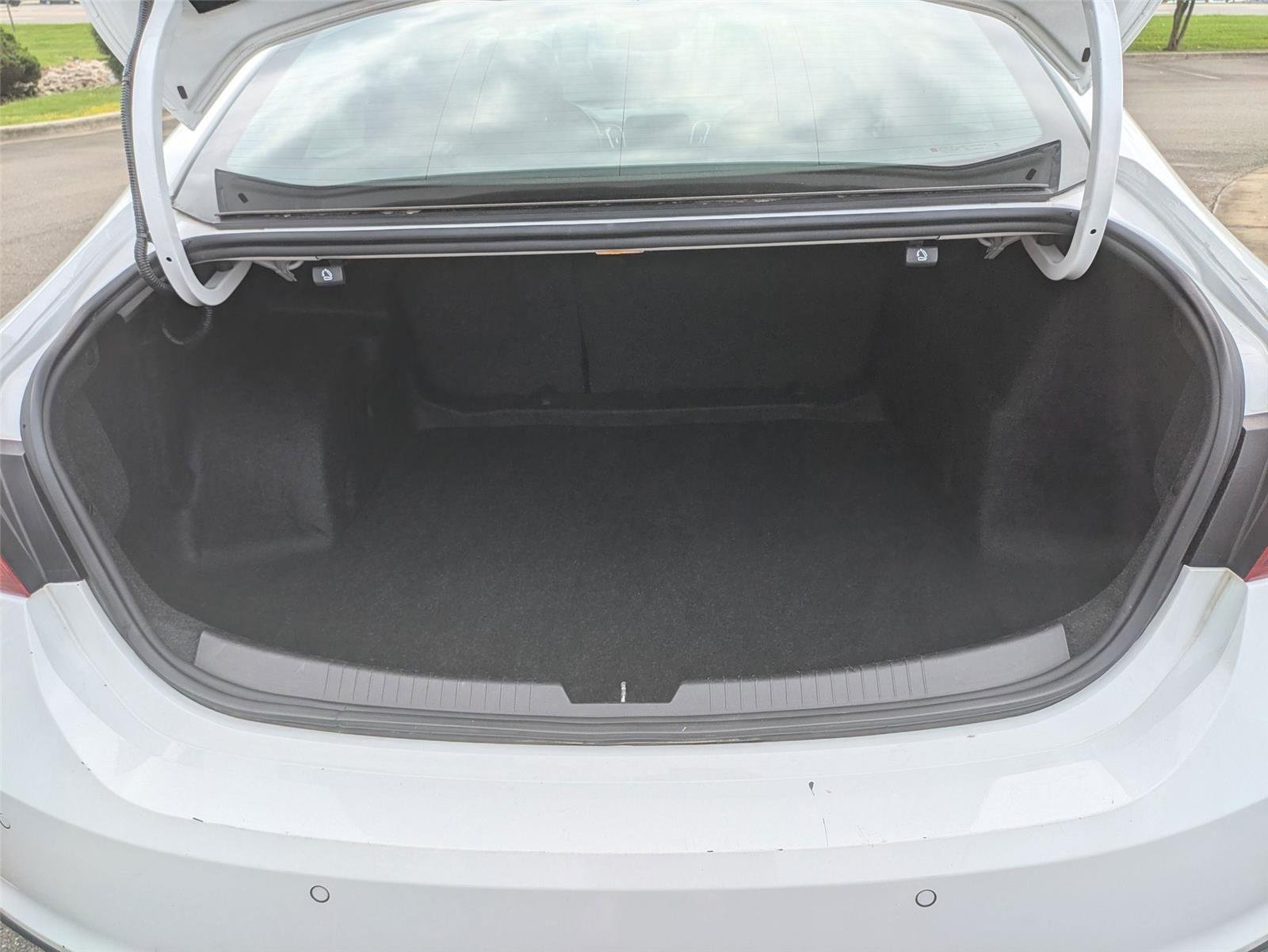 Used 2024 Summit White Chevrolet LT image 30