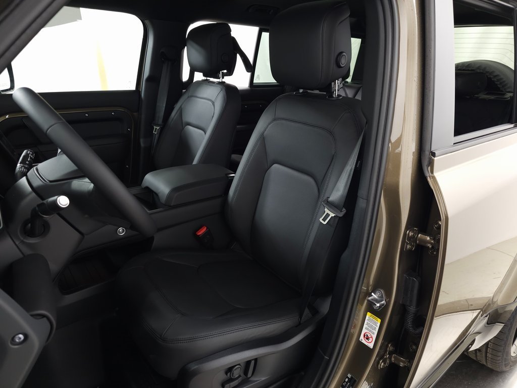 2026 LAND ROVER DEFENDER - Image 15